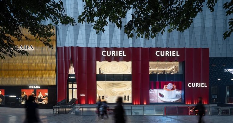 CHONGQING FLAGSHIP: KHI KIẾN TRÚC KỂ CHUYỆN BẰNG CHẤT LIỆU LỤA